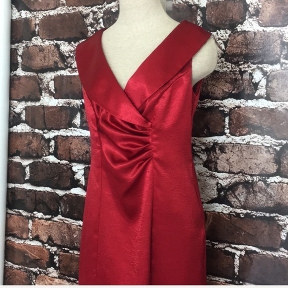 GNW Dress Christmas Red Shine Sheath Sleeveless Ruched 10 - Picture 6 of 8